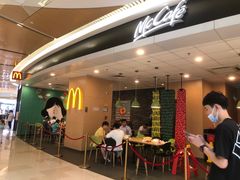 等位区-麦当劳(龙湖北京大兴天街店)