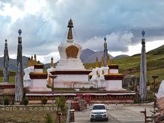 -比如骷髅墙景区