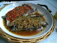 双椒鱼头-鄱阳湖·江西小炒·瓦罐煨汤(五道口店)