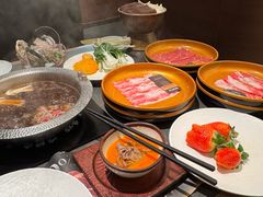 -牛YO寿喜烧·铁板烧和牛火锅自助(市府恒隆店)
