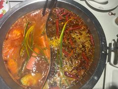 -茅草房·河畔园林火锅