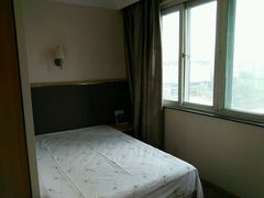 -悦尔假日酒店(浙二眼科医院店)