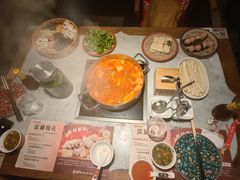 -尚尚仙·酸汤猪手·猪肚鸡火锅(华联万柳购物中心店)