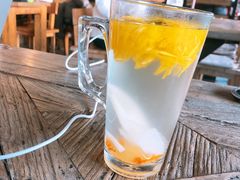 菊花雪梨润喉茶-大书房咖啡(中传国交店)