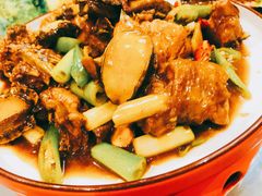 渔村鲍鱼炒鸡-小船渔村•大连菜•大连焖鱼(明泽街店)