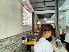 -黄阿姨锅贴大王(万航渡路店)