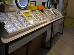 -天空之镜眼镜店蔡司依视路配镜授权零售店(望京颐堤港店)