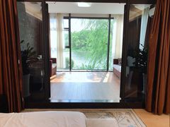 -上海怡沁园度假酒店