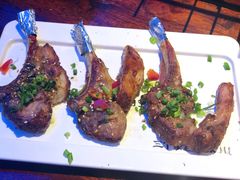 苏尼特金质烤羊排-三个蒙古大叔羊肉串(大宁店)