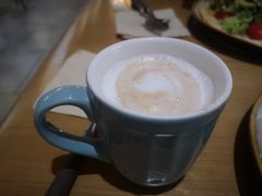 拿铁咖啡-HELLO 27 意面·沙拉·帕尼尼