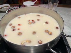 -尚尚仙·酸汤猪手·猪肚鸡火锅(华联万柳购物中心店)