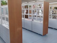 -无奔眼镜·蔡司·依视路授权店(马家堡店)