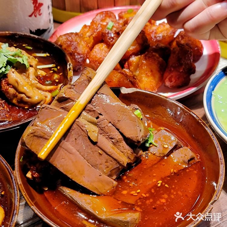 坐穿11号线，就为了来吃这家市井小火锅‼️ 