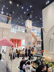 -奈尔宝·儿童乐园·亲子餐厅(华采天地店)