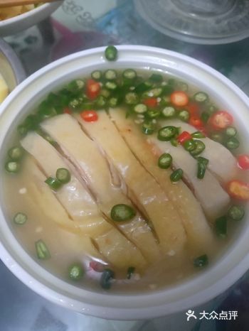 紫燕百味鸡，个人觉着是踩雷了。新开的一家店