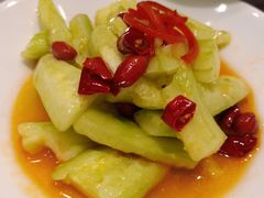 刀拍青瓜-姚姚酸菜鱼·金戈戈香港豉油鸡(喜荟城联名店)