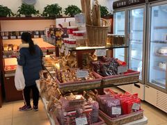 零售区-红宝石·鲜奶小方·海派西点房(莘庄龙之梦店)