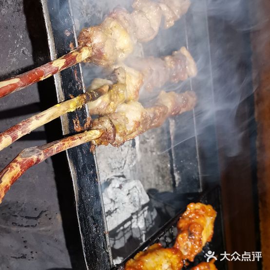 正宗新疆和田玉兄弟烧烤店(赖家围店)