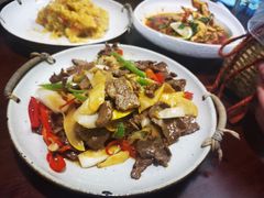 酸木瓜炒牛肉-紫滇源云南生态菜(丹凤街店)