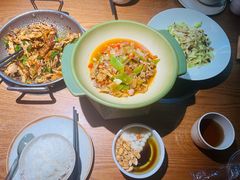 -吃饭皇帝大土家民族菜(荟聚店)