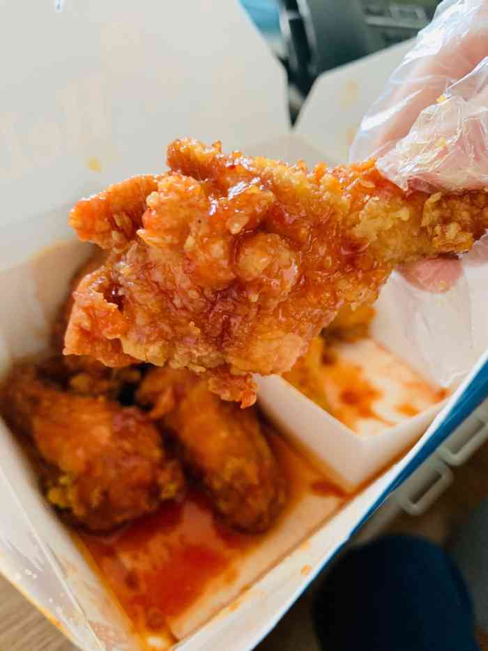 「手工炸鸡辣翅」实在是性价比太高了,不只是价格便宜,而且他们家的