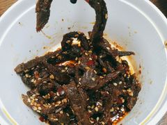 麻辣冷吃牛肉-鑫记婆婆兔·成都特产·兔头手撕兔(太古里店)