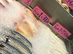 -J Daeng Seafood
