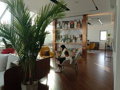 -宁波宝信宝马4S店(江北日湖店)