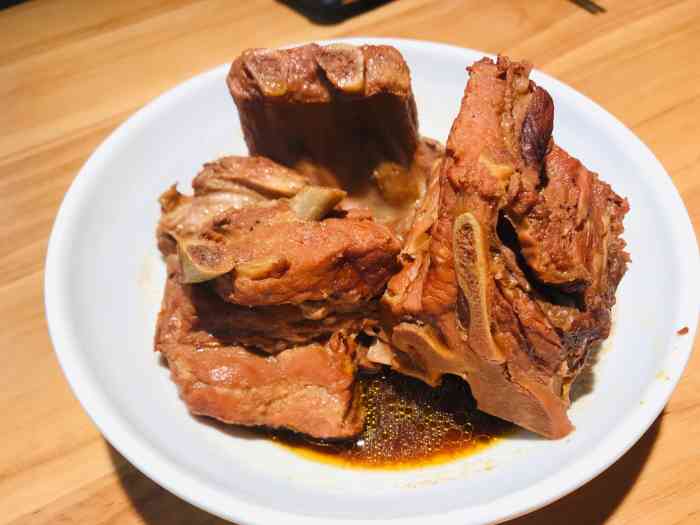 每次和朋友都想不到想吃什么时,必定会来九毛九… 酸菜鱼: 也是必定