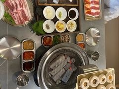 -围炉肉舍•炭烤活鳗•丹东海鲜烤肉(步行街店)