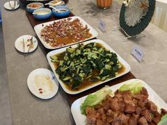 -南郊宾馆·风味自助餐厅·山东十六地市特色菜