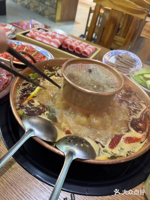 滇翁·云南酸菜牛肉火锅(合肥首店坝上吾悦广场店)图片