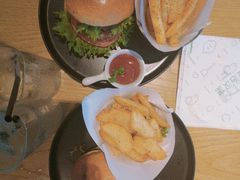 芝心手打牛肉堡-龙治汉堡(中华城店)