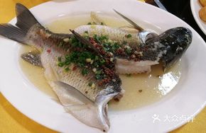 Sichuan-style Steamed Mandarin Fish with Pepper Salt