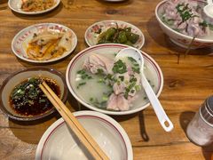 -老方桌烂蹄花川菜馆(九龙坡店)