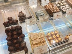 -VENCHI 闻绮(上海佛罗伦萨小镇店)
