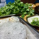 一个锅两种滋味
