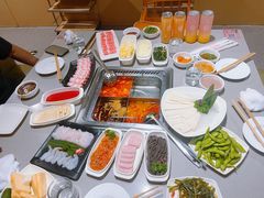-海底捞火锅(曹安公路店)