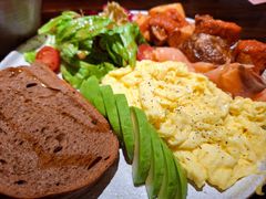 -Brut Eatery Wine Bar & Restaurant (建国东路店)