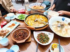 -有红鸡毛店·川菜(建设路店)