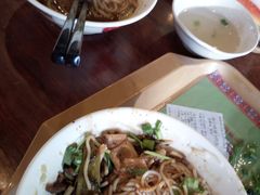 -海口骑楼小吃街