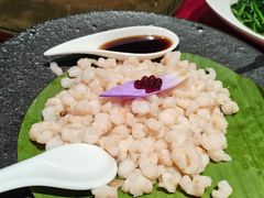 手剥河虾仁-吴越荣记苏州菜·松鼠桂鱼(月光码头店)