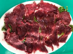鲜牛肉-濠轩阁特色生蚝火锅(水湾路店)