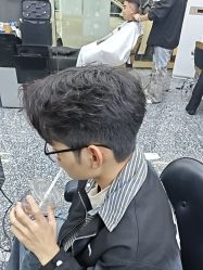 -藤野造型专业烫染接发