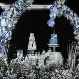 考虑中间仪式区做的大型吊顶效果