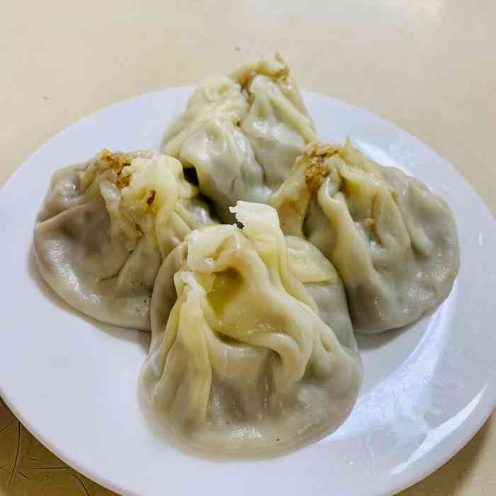 德润福严氏烧麦总店(友谊路总店)-"超大个的包子,包子皮很扎实,饱腹感