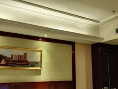 -维也纳酒店(深圳国际会展中心沙井上南店)