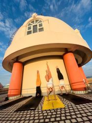 -闺蜜瑜伽·普拉提女性塑形馆