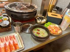 -围炉肉舍•炭烤活鳗•丹东海鲜烤肉(步行街店)