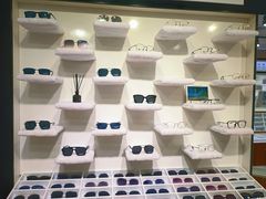 -MiRi眼镜·蔡司·星趣控·尼康控优点视觉合作店(南京东路店)
